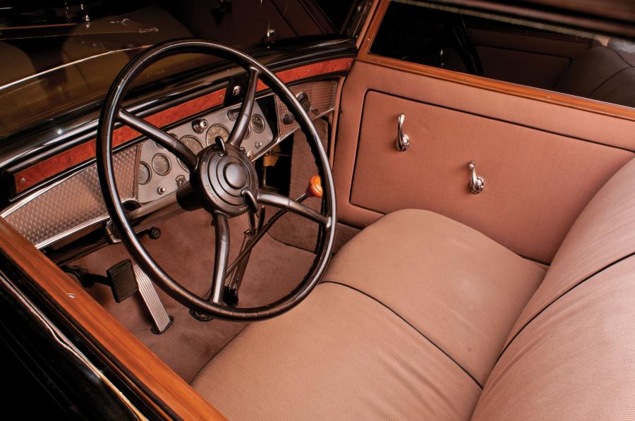  Cadillac Sixteen Madame X Club Sedan by Fleetwood 1930 года  (фото 18 из 20)
